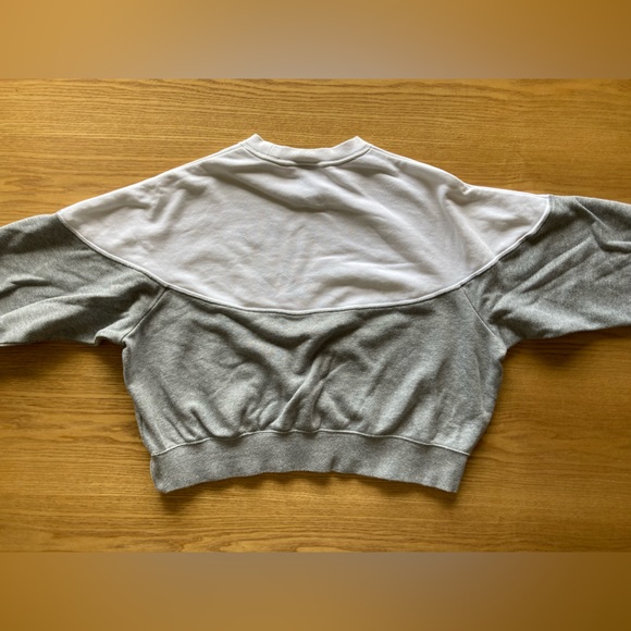 NIKE - White and Grey Cropped Crew Neck Sweatshirt - Picture 3 of 5